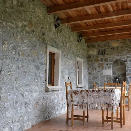 Familja Carku Vendégház