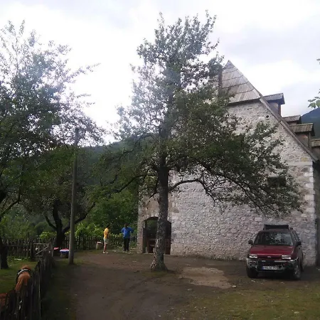 Vendégház Familja Carku