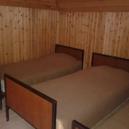 Familja Carku Vendégház *