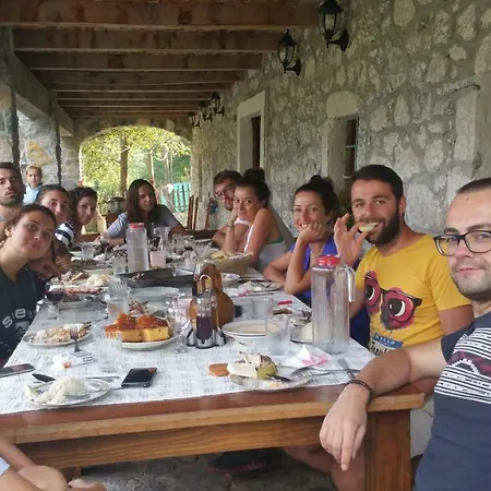 Familja Carku Vendégház