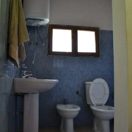 Vendégház Familja Carku *